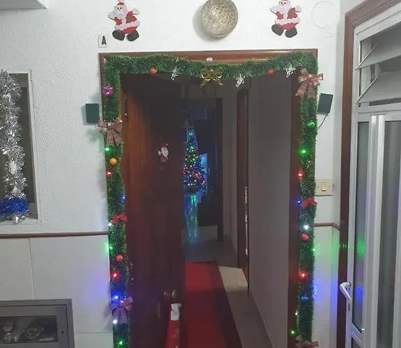 Iluminado Festivo Cerca Del Centro